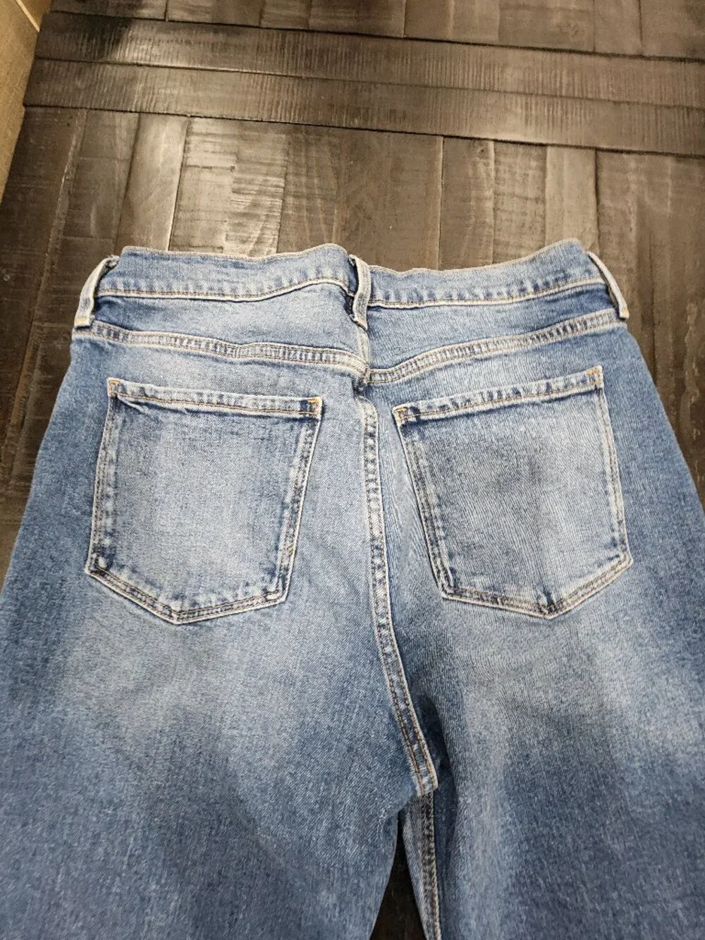 OLD NAVY BOYFRIEND JEANS -SIZE 12-PETITE-EXCELLENT CONDITION - Picture 4 of 5